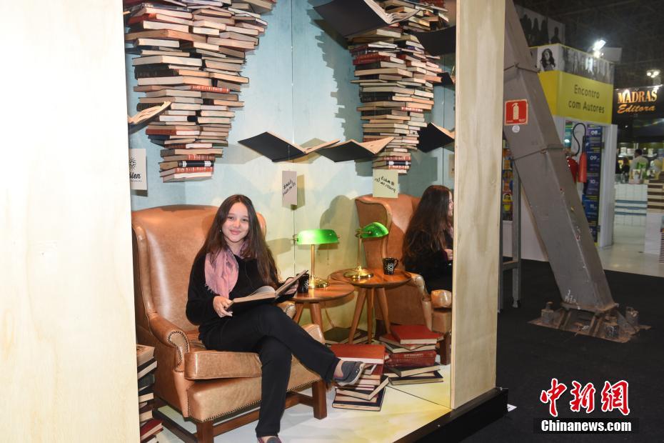 S?o Paulo realiza 25a Bienal Internacional do Livro