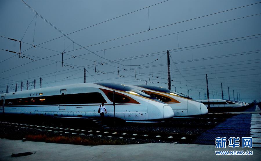 Trens-bala de 350km/h come?am a operar entre Beijing e Tianjin