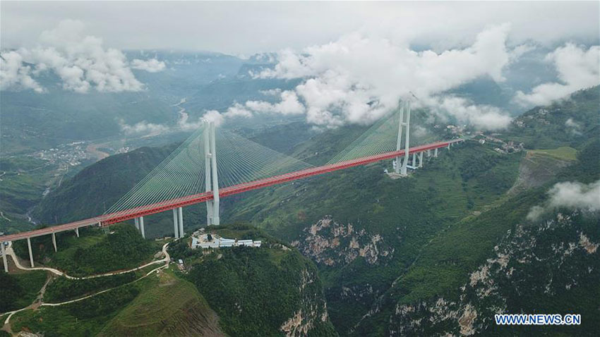 Galeria: Paisagem singular da Ponte de Beipanjiang