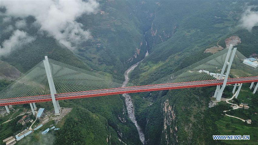 Galeria: Paisagem singular da Ponte de Beipanjiang