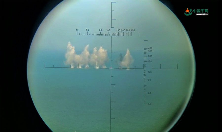 Exército chinês realiza exercício de simula??o de batalha