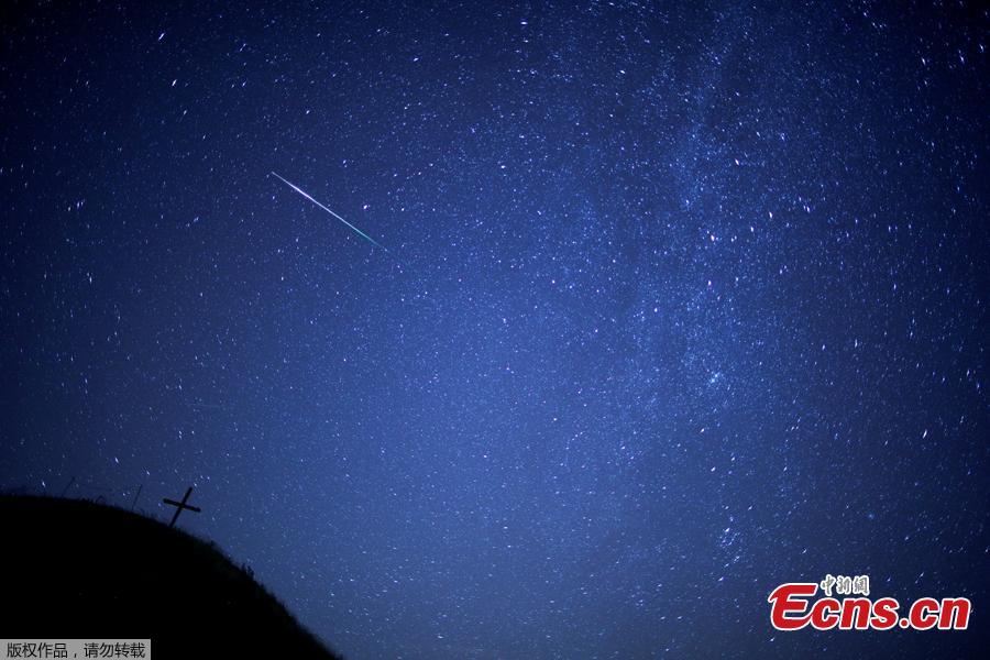 Chuva de meteoros ilumina o céu do mundo inteiro