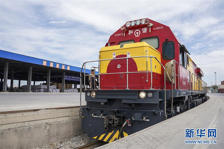 Trem de carga China-Europa celebra dois anos de funcionamento do centro logístico de Urumqi