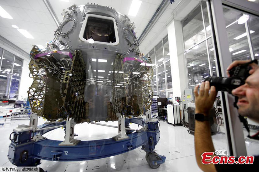 SpaceX realiza “dia aberto” para jornalistas e apresenta a nave Crew Dragon