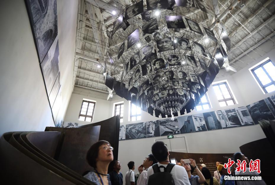 Galeria: Cidad?os visitam museu em memória das “mulheres de conforto” em Nanjing