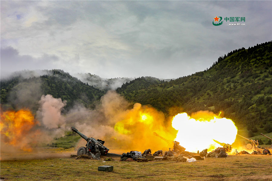 ELP da China realiza exercício militar na província de Sichuan