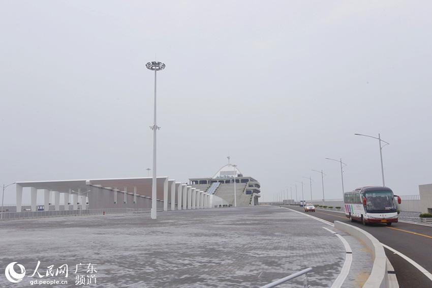 Ponte Hong Kong-Zhuhai-Macau será aberta à circula??o no final do ano