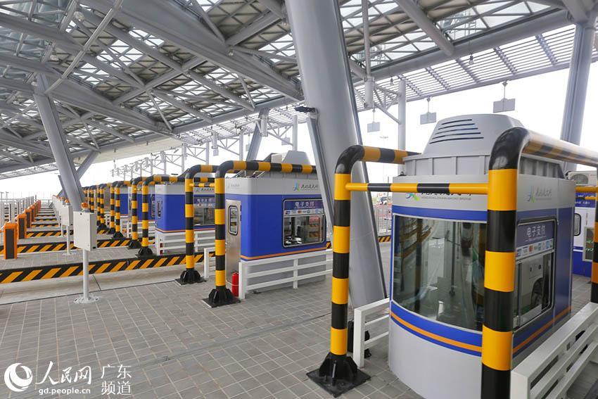 Ponte Hong Kong-Zhuhai-Macau será aberta à circula??o no final do ano