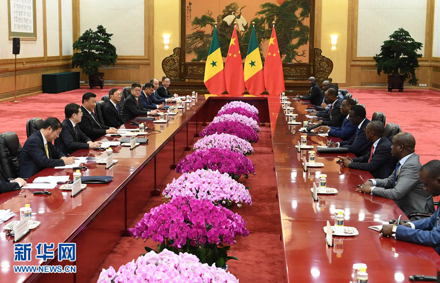 Xi reúne-se com presidente senegalês