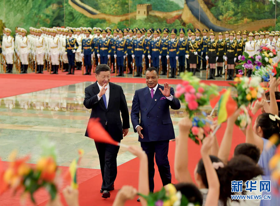 Xi reúne-se com presidente da República do Congo