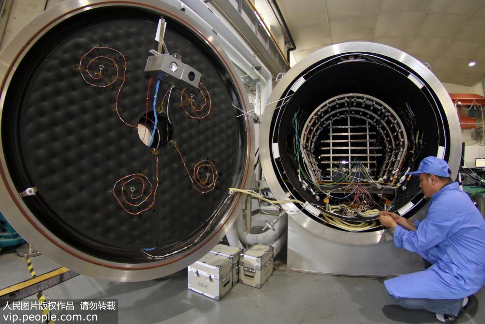 Primeiro projeto cooperativo sino-alem?o em nano satélites entra em fase de fabrico