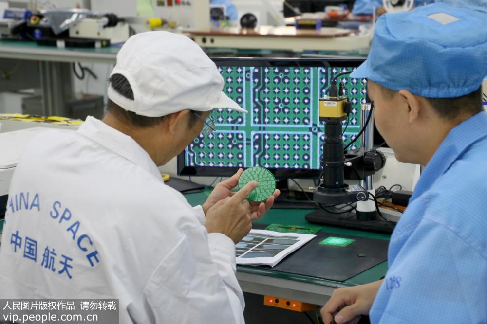 Primeiro projeto cooperativo sino-alem?o em nano satélites entra em fase de fabrico