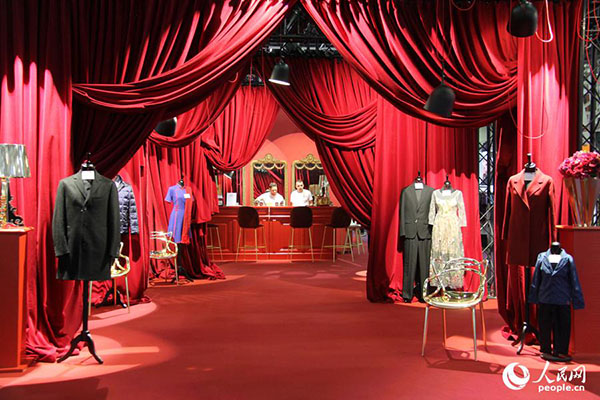 Marcas chinesas atraem aten??o internacional na Feira de Têxtil e Vestuário da China em Paris