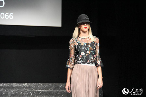 Marcas chinesas atraem aten??o internacional na Feira de Têxtil e Vestuário da China em Paris