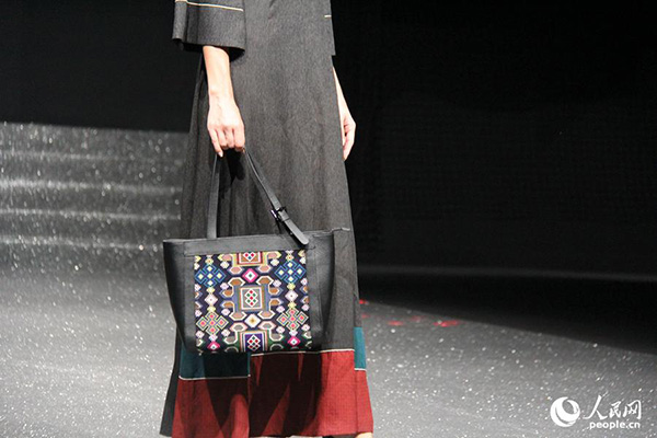 Marcas chinesas atraem aten??o internacional na Feira de Têxtil e Vestuário da China em Paris