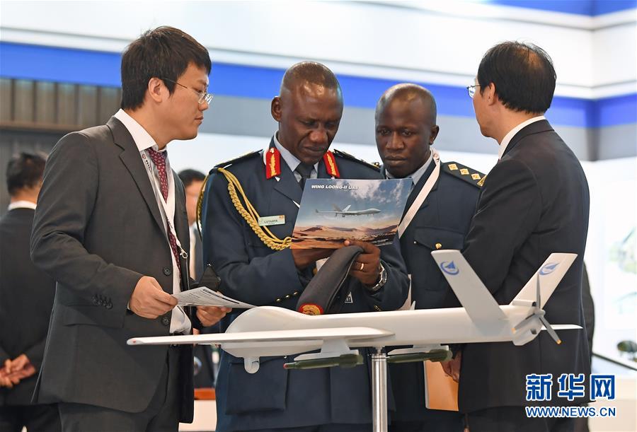 Show do Aeroespa?o e Defesa de áfrica realizado na áfrica do Sul