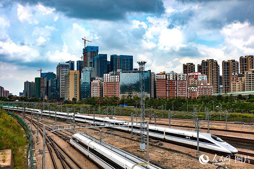 Ferrovia de alta velocidade Guangzhou-Shenzhen-Hong Kong entra em opera??o plena