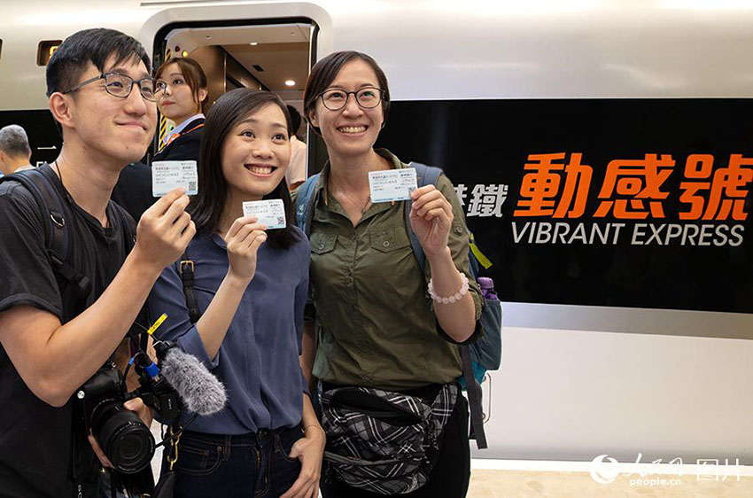 Ferrovia de alta velocidade Guangzhou-Shenzhen-Hong Kong entra em opera??o plena