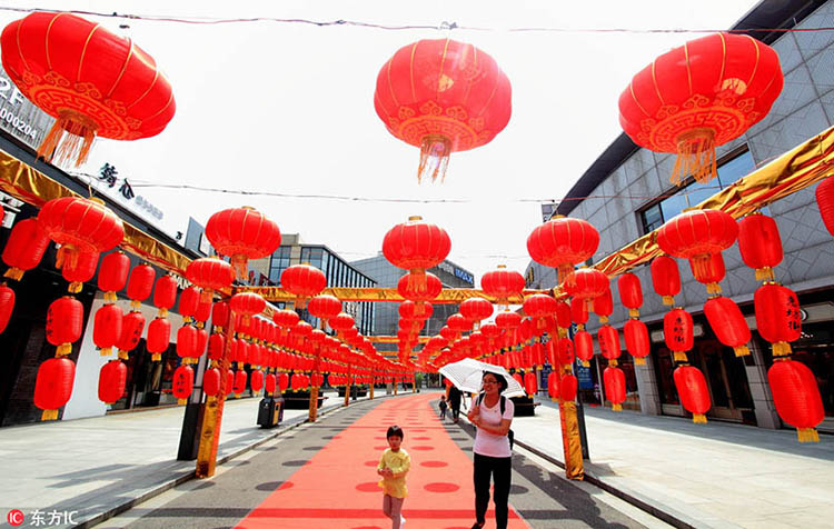 Galeria: Ruas decoradas para celebrar chegada do Dia Nacional