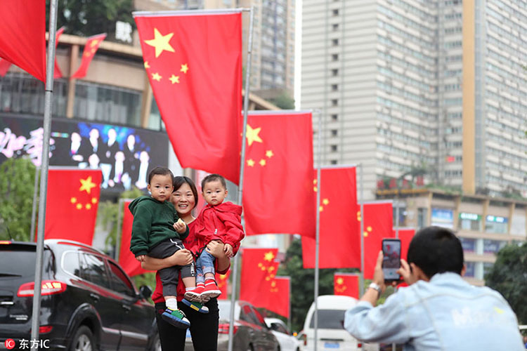 Galeria: Ruas decoradas para celebrar chegada do Dia Nacional
