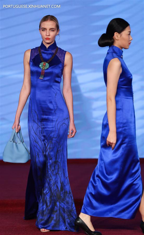 Competi??o de design de cheongsam em Sichuan