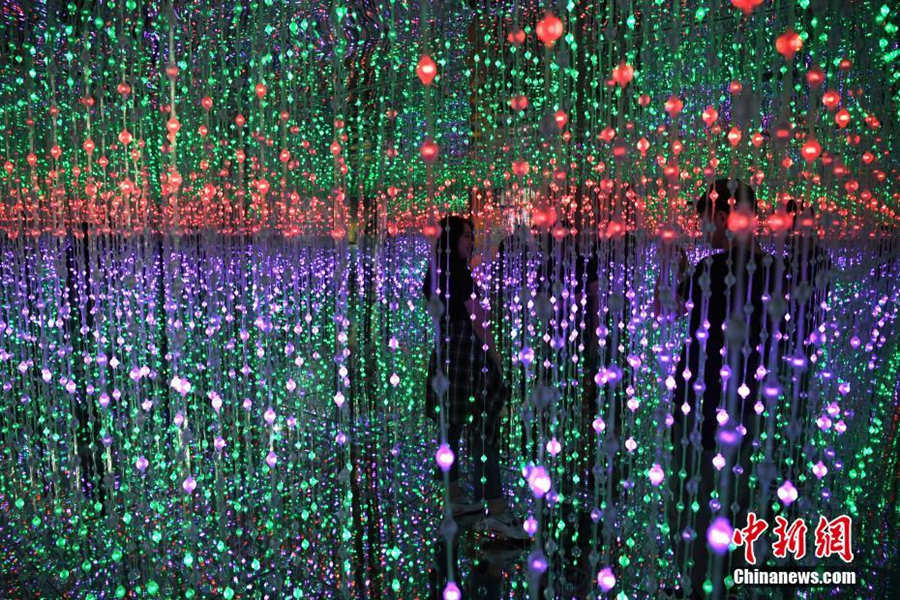 Galeria de arte “Starry Night” inaugurada em Chongqing 