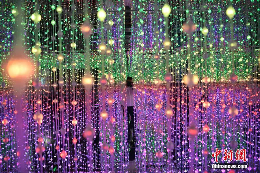 Galeria de arte “Starry Night” inaugurada em Chongqing 