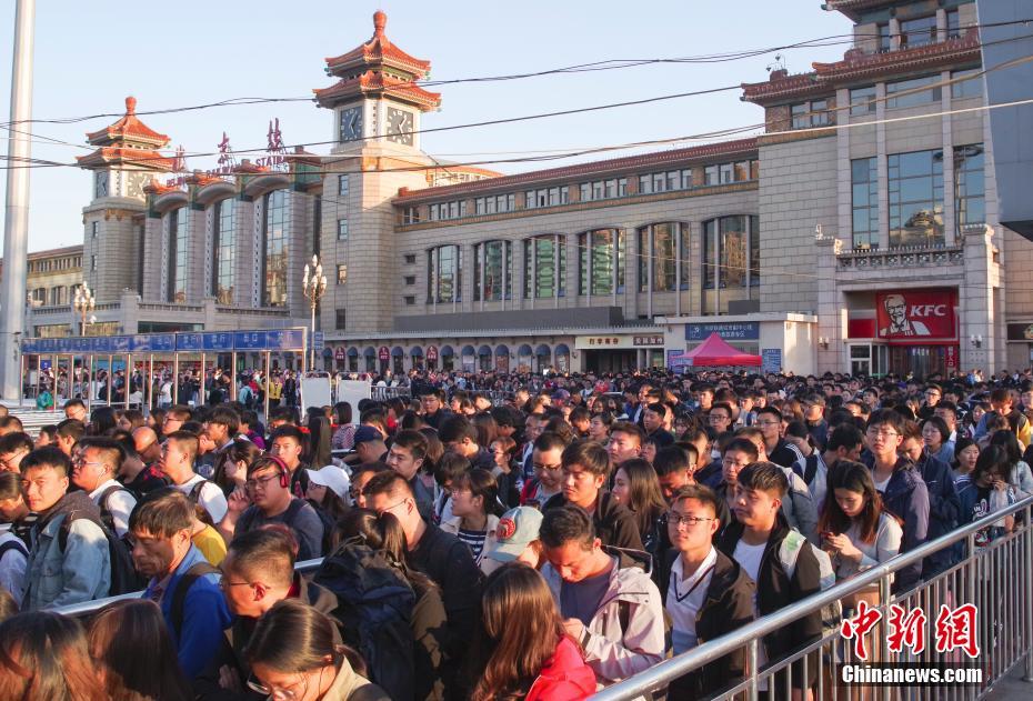 Pico de viagens registrado no regresso do feriado do Dia Nacional da China