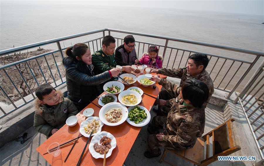 Galeria: Policiais em atividade na fronteira de Jiangsu