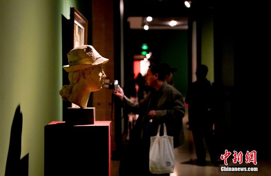 Museu Nacional de Arte da China: Exibi??o de arte realizada em homenagem aos 40 anos da reforma e abertura