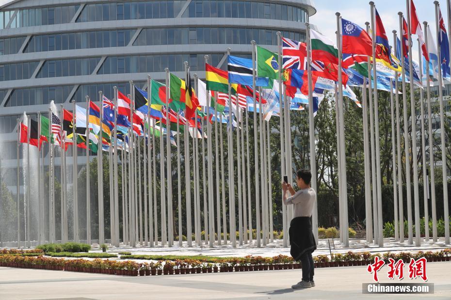 China prepara para primeira Exposi??o Internacional de Importa??es