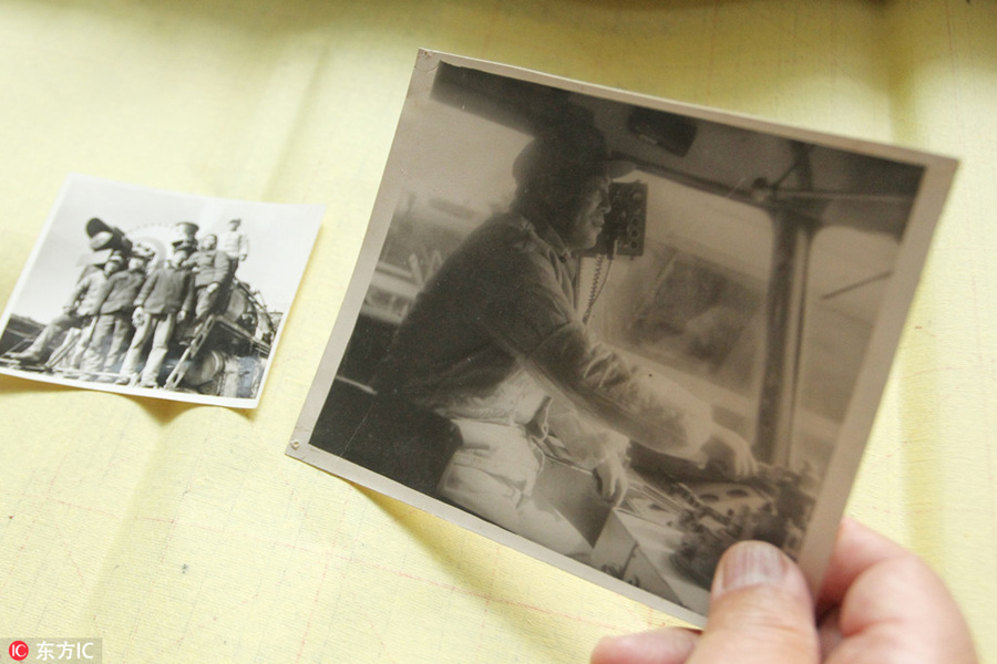 Maquinista aposentado apresenta cole??o de fotos antigas