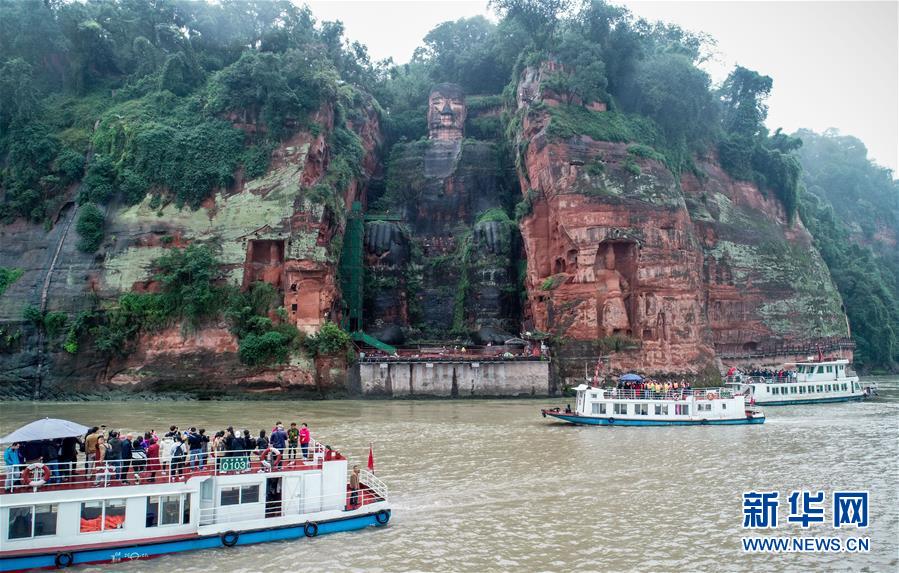 Galeria: Grande Buda de Leshan submetido a “exame físico”