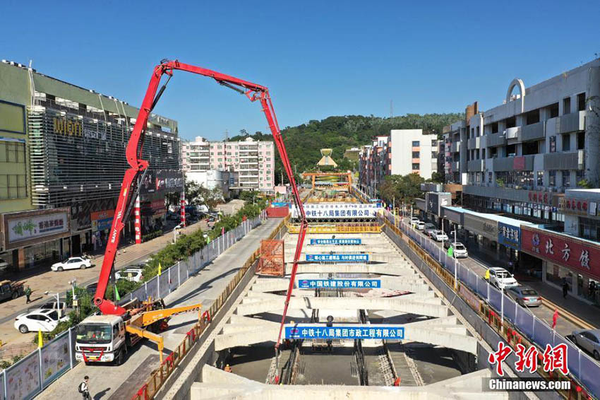 Termina a estrutura principal da maior esta??o de metr? da ásia