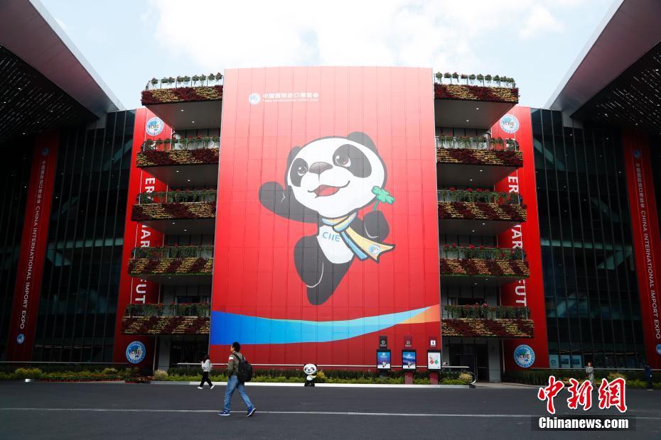 Galeria: Terminam trabalhos de instala??o do centro principal da CIIE