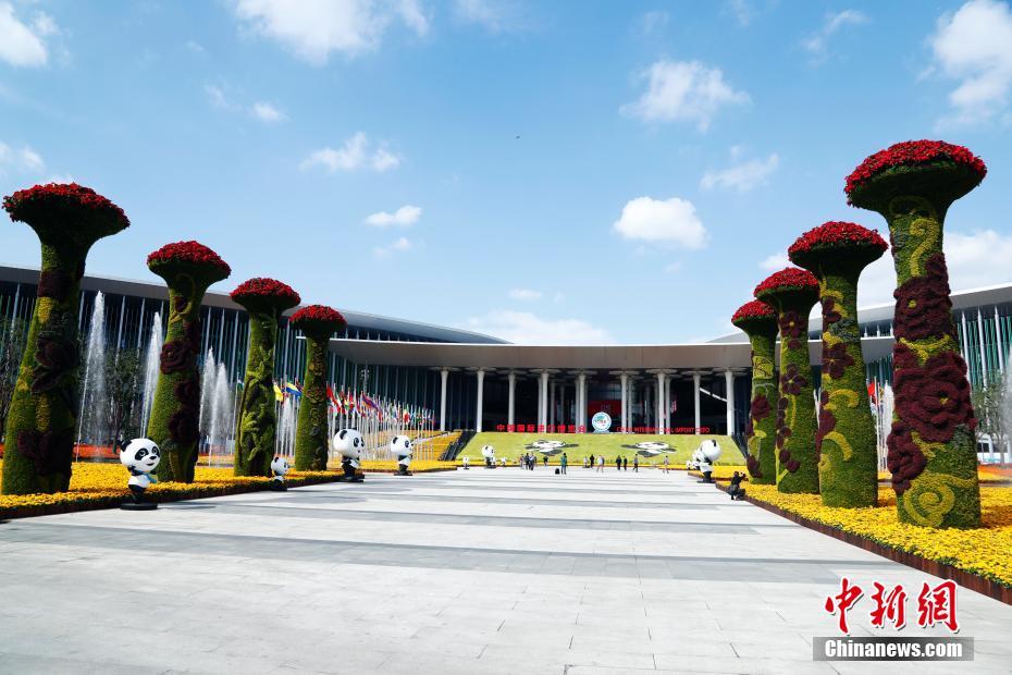 Galeria: Terminam trabalhos de instala??o do centro principal da CIIE