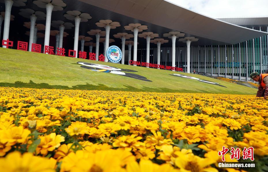 Galeria: Terminam trabalhos de instala??o do centro principal da CIIE