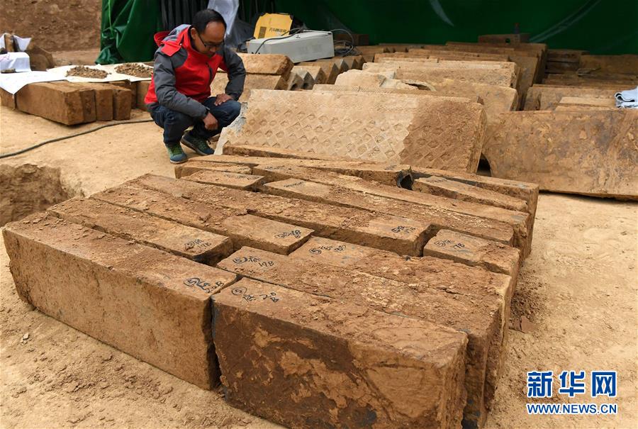 Arqueólogos chineses descobrem bebida alcoólica de 2 mil anos em tumba antiga