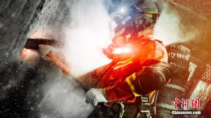 Galeria: Sichuan publica cartazes em homenagem aos bombeiros da província