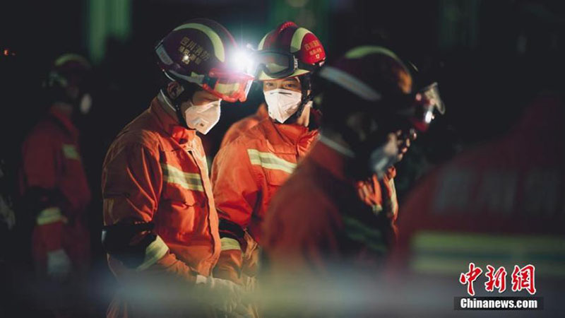 Galeria: Sichuan publica cartazes em homenagem aos bombeiros da província
