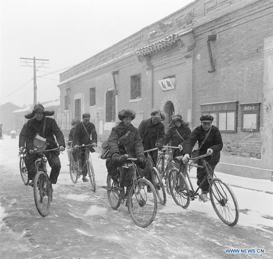 História em fotos: Desenvolvimento da indústria de telecomunica??es da China em 4 décadas