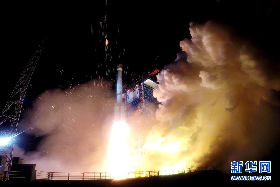 China lan?a satélites gêmeos Beidou