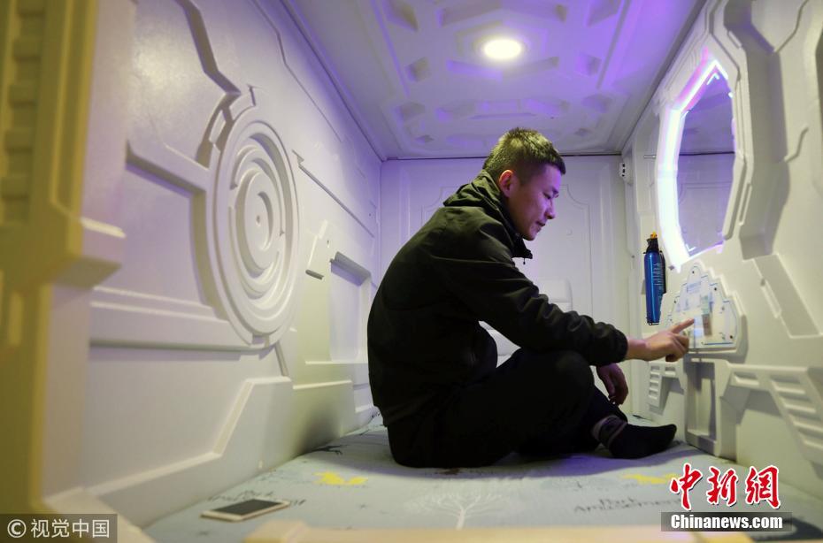 Hospital de Henan inaugura hotel cápsula destinado a familiares de pacientes