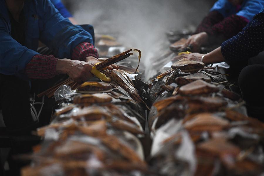 Galeria: Produ??o de vinho de arroz tradicional em Zhejiang, leste da China