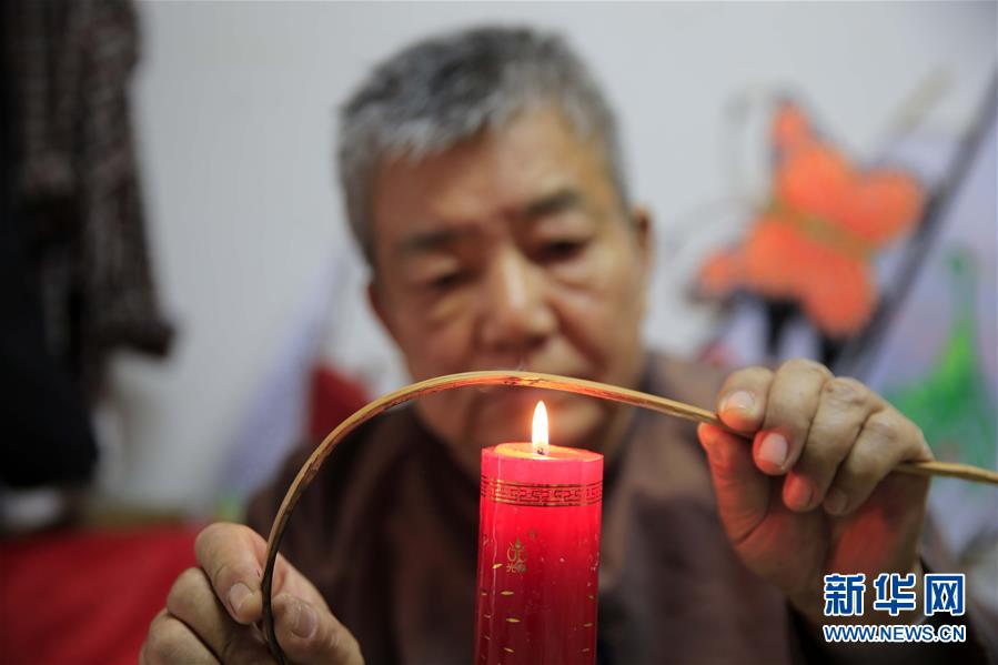 Galeria: Artes?o constrói 1.500 papagaios em 20 anos