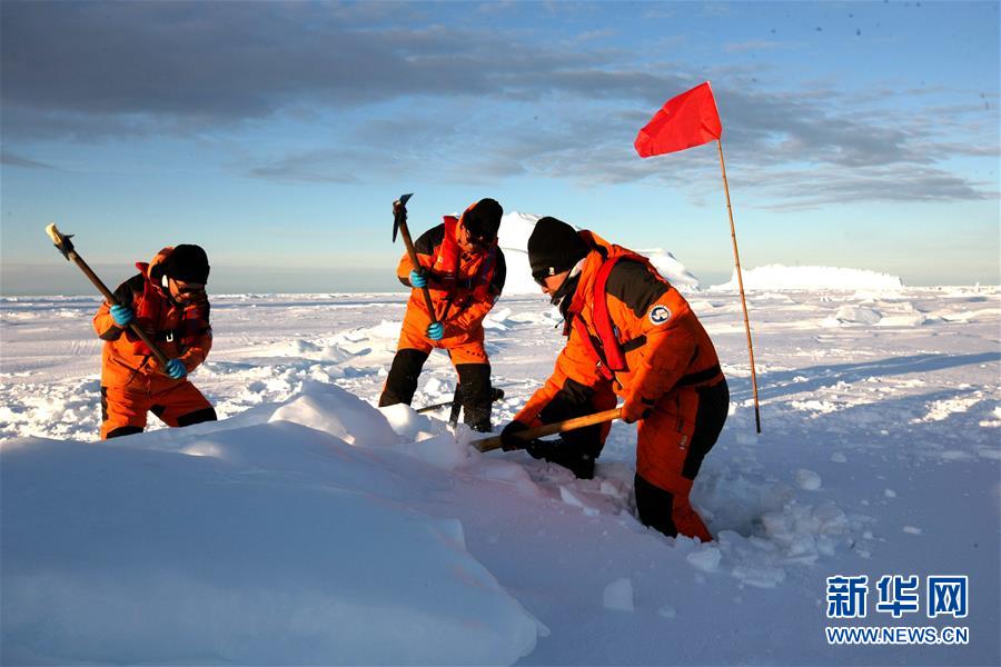 Equipe chinesa explora rotas de abastecimento de esta??o de pesquisa na Antártica
