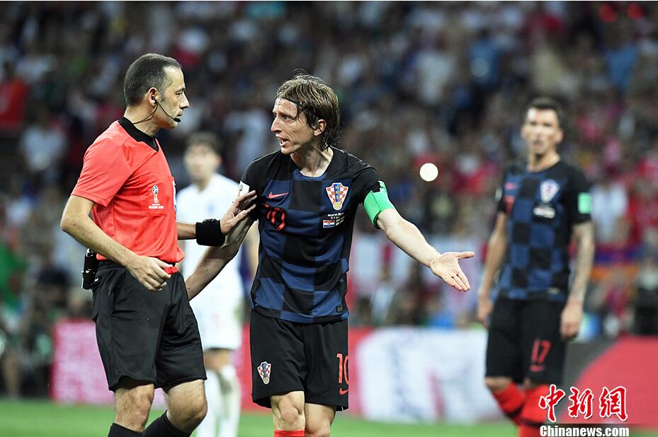 Modric termina reinado de Ronaldo e Messi e vence a Bola de Ouro