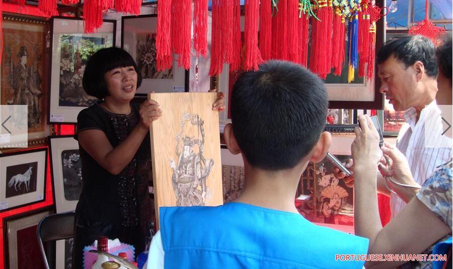 Zhang Lin: Herdeira do artesanato de pele de peixe em Harbin