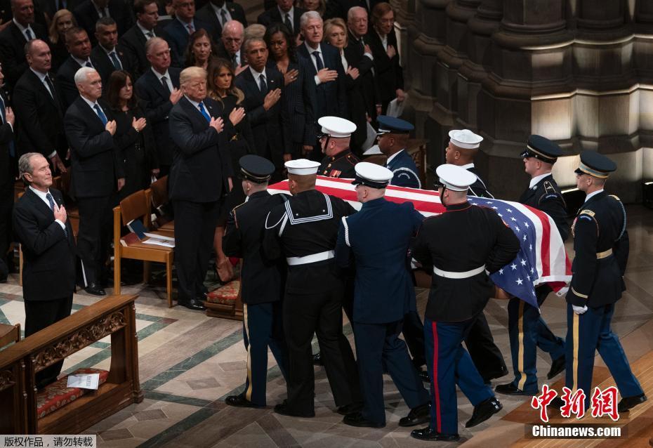 Ex-presidentes dos EUA comparecem ao funeral de George H. W. Bush