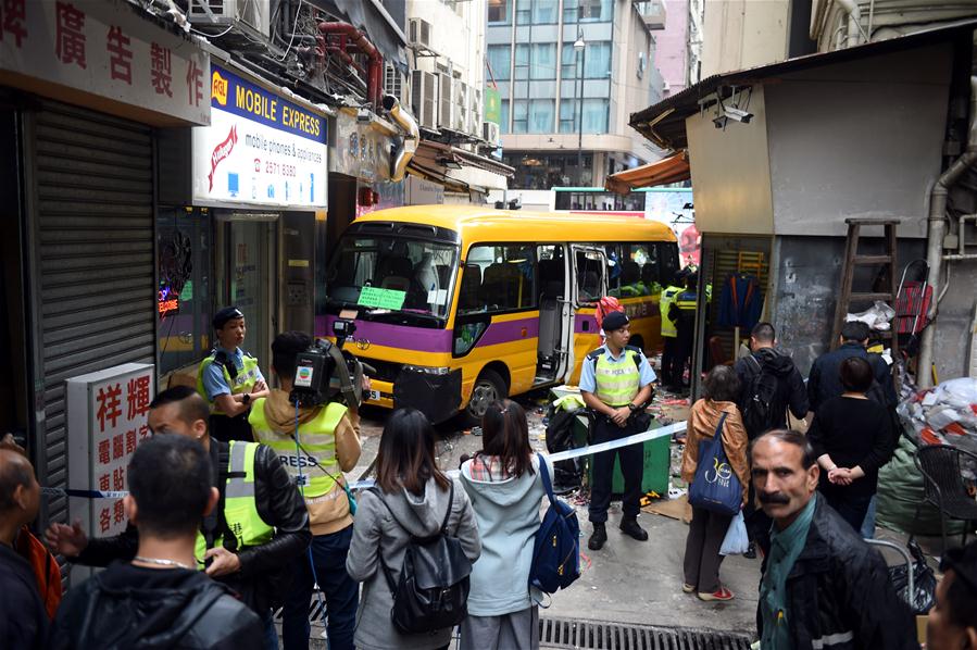 Acidente de transito deixa 4 mortos e 11 feridos em Hong Kong